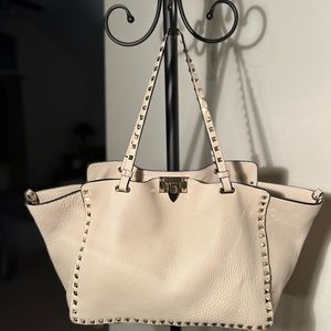 White genuine leather Handbag with gold stud